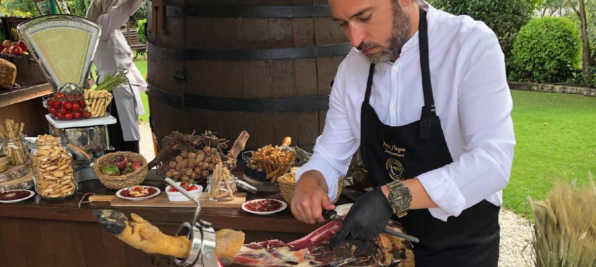 ¿POR QUÉ ELEGIR PATA NEGRA SALAMANCA? LA EXCELENCIA DEL IBÉRICO EN TU MESA