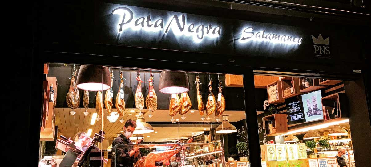 Pata Negra Salamanca en Gijón: un rincón donde la tradición ibérica conquista el corazón de la ciudad